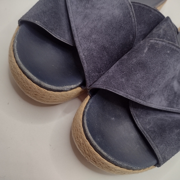 Vince Selene Suede Open Toe Crossover Strap Sandals 8 Navy Slide FF - Picture 2 of 11